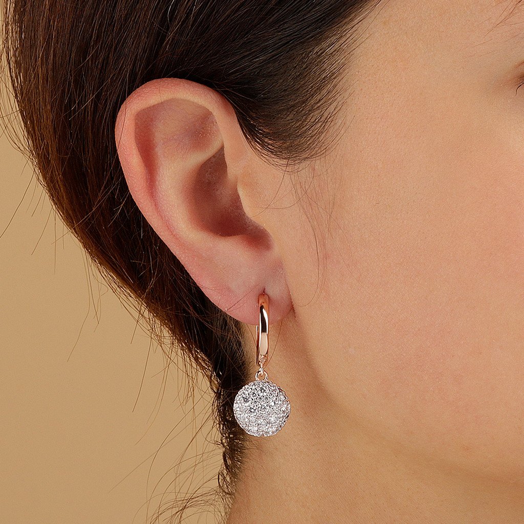 ALTISSIMA-HOOP-EARRINGS-WITH-DANGLE-ROUND-PAV_egrave_-PENDANT-WSBZ01592-indossato